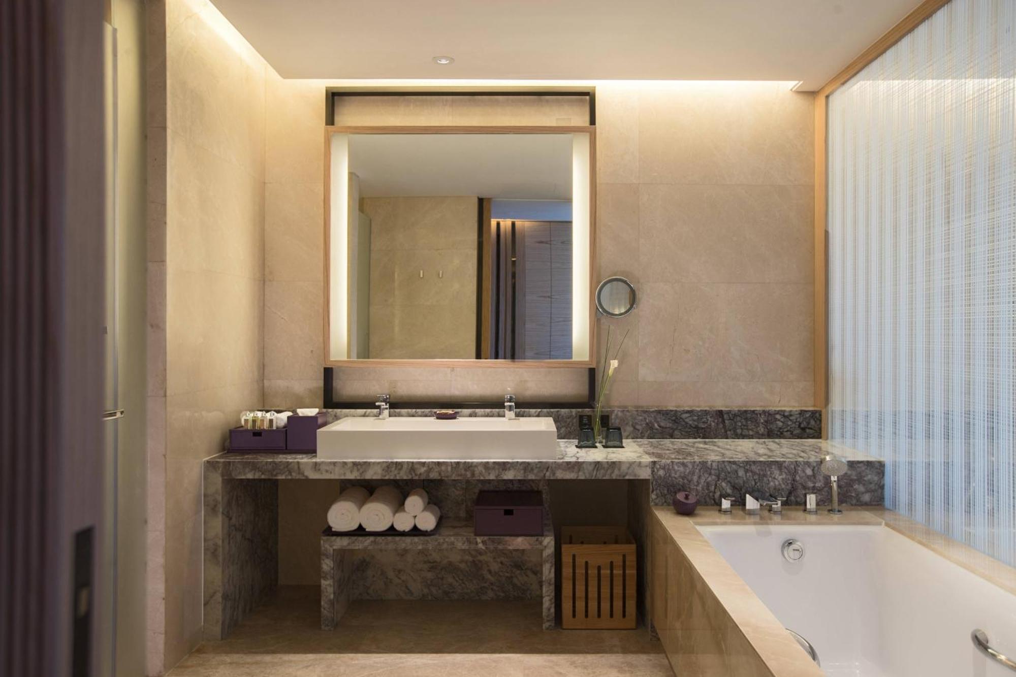 Renaissance Haikou Hotel Exterior photo